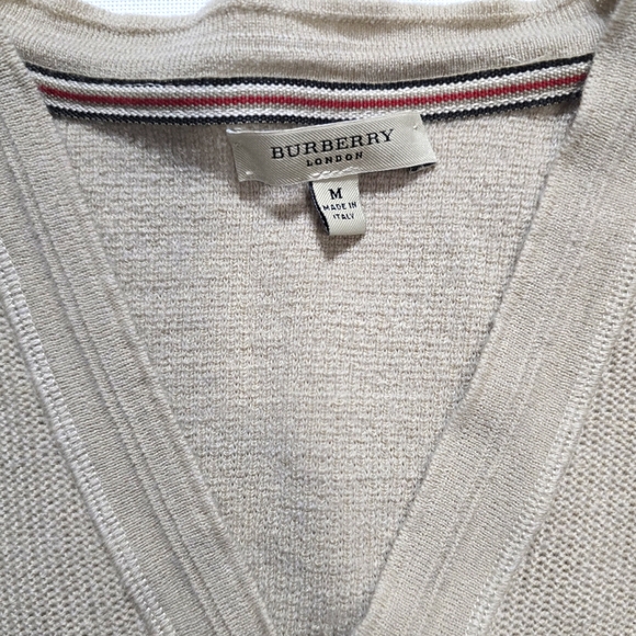 Burberry Merino Wool V Neckline  Light Men's Sweater. Size M. - Picture 3 of 8